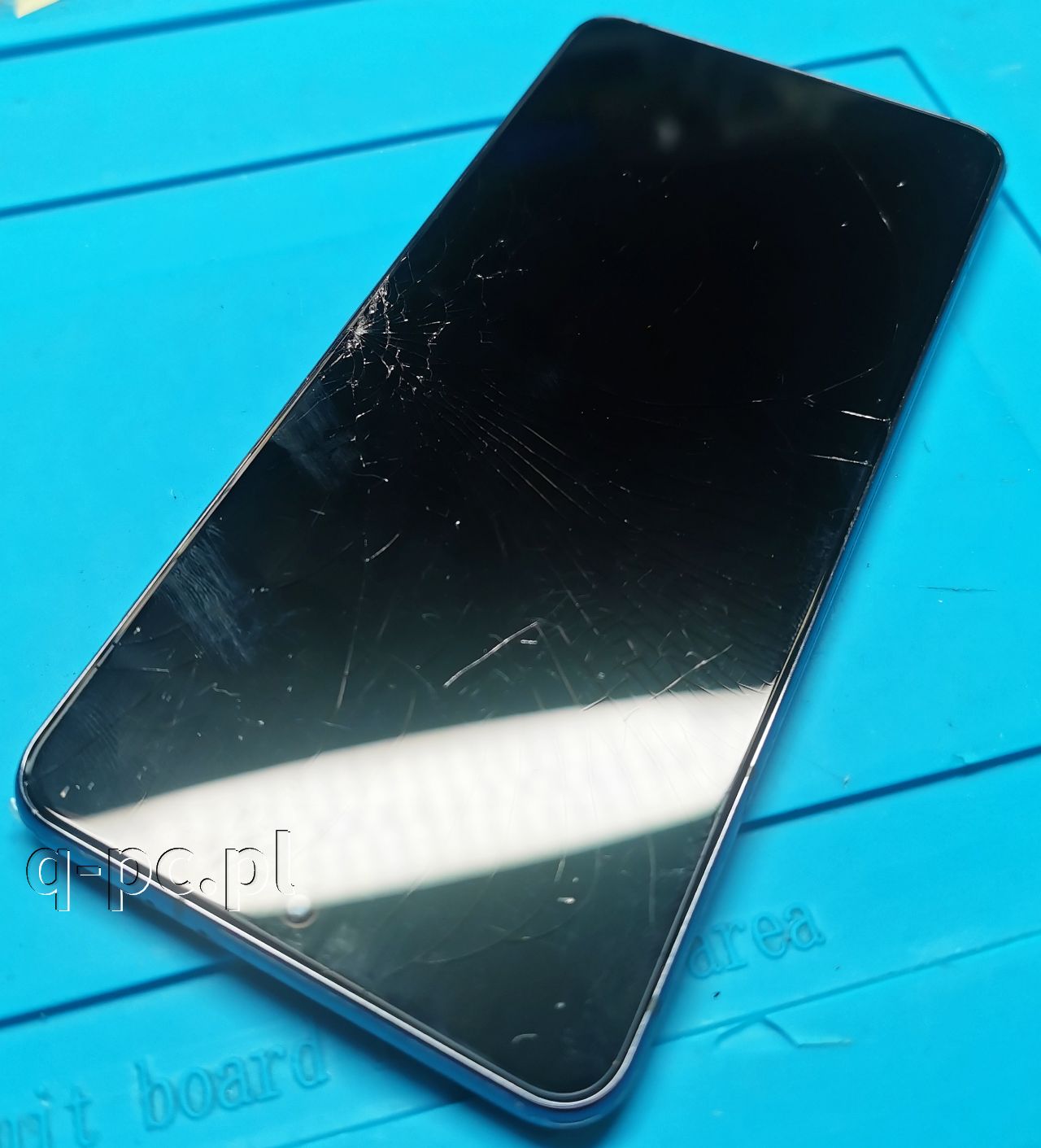 USŁUGA. Samsung Galaxy S21 - wymiana szybki wyświetlacza. - obrazek 2